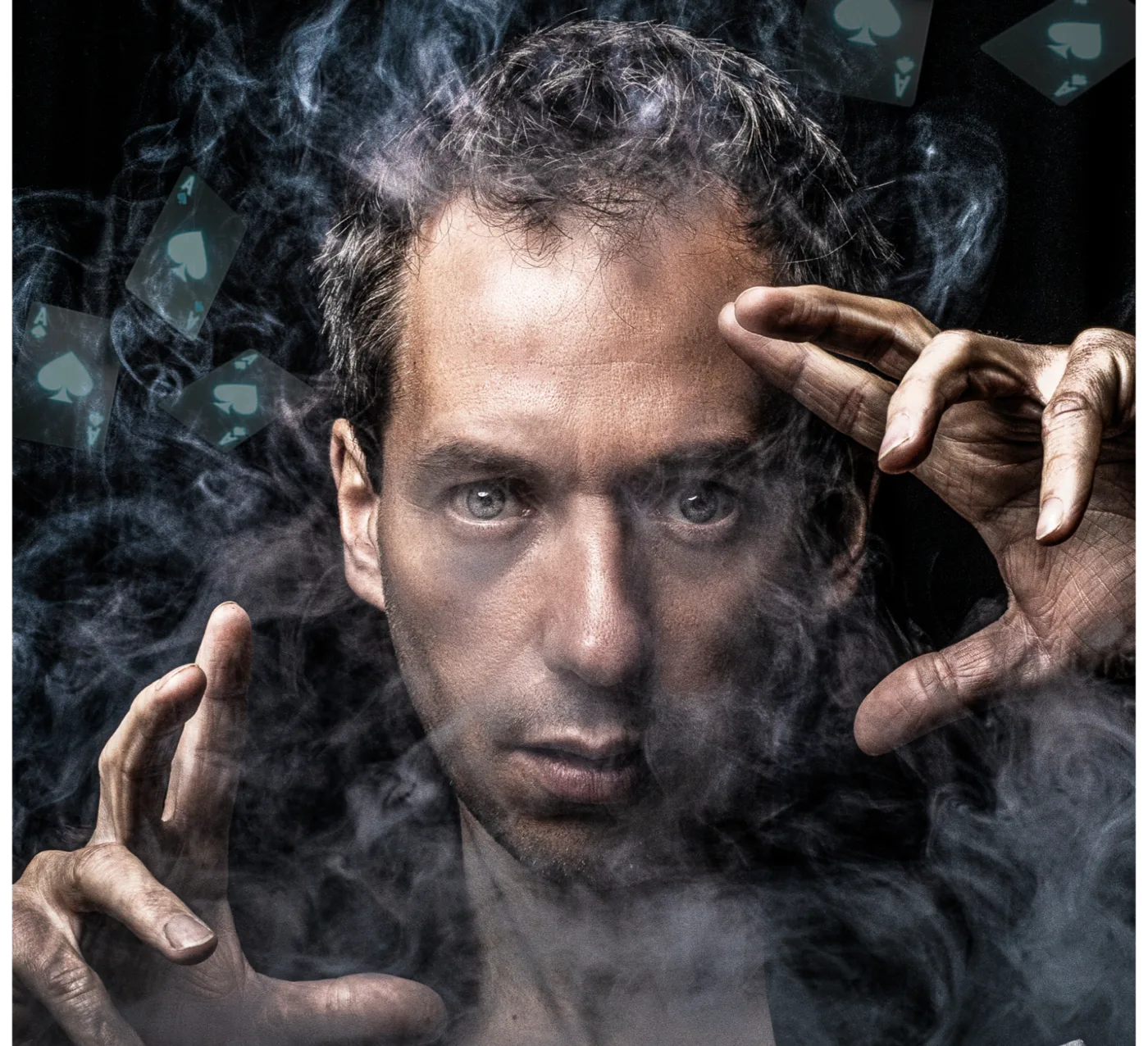 Jean Paul Olhaberry entre humo y naipes